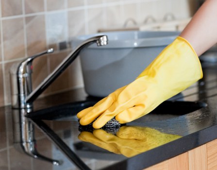 Kitchen and bathroom turnover cleaning for a short-let property in Tufnellpark